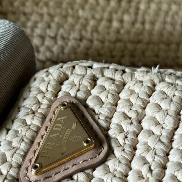 Prada Raffia Re-Edition - Picture 4 of 4